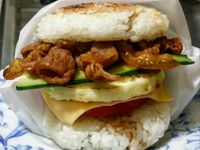 賢慧的愛妻早餐-照燒豬肉米漢堡