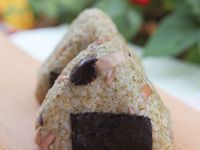 綠野鮮菇三角飯糰