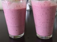 不加水的綜合莓果奶昔smoothie