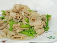 芹菜炒脆腸