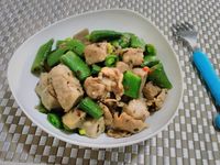 芋頭甜豆豬肉丼飯