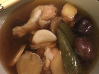秋季進補*剝皮辣椒香菇雞湯