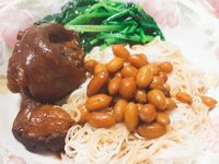 蘋果西打燉豬腳+花生+麵線