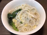 甜菠菜魩仔魚麵