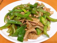 青椒炒肉片