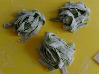 手工菠菜麵條