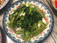 蒜片炒空心菜