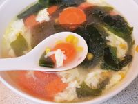 紫菜蘿蔔玉米蛋花湯