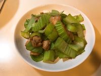 芥菜炒雞腿肉