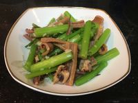 芹菜炒魷魚
