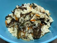 電子鍋料理--->雞肉牛蒡炊飯
