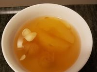 潤肺化痰止咳：蘋果無花果南北杏蜜棗水