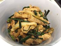 蒜苗洋蔥炒豬肉