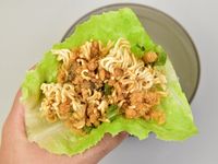 生菜肉鬆包