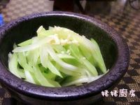 椒油熗拌萵筍