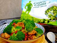 青花炒嫩雞 - 綠巨人纖翠綠花椰菜