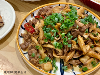 快速料理！三星蔥安格斯牛五花炒杏鮑菇