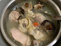 蒜頭蛤蠣雞湯