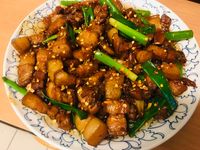 快速下飯菜：蔥爆五花肉塊