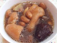 懶人花生豬腳湯