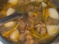 金針蘿蔔排骨湯