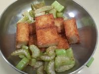 芹菜鱼饼