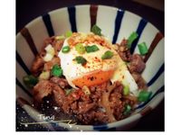 月見燒肉丼飯