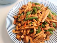 糯米椒炒雞絲豆乾