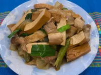 蒜苗炒三層肉