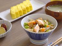 鮭魚毛豆炊飯（月薪嬌妻）
