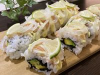 酪梨鮭魚捲