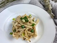 涼拌杏鮑菇雞絲(夏日必學涼拌高蛋白料理)