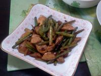 蒜台炒杏飽菇