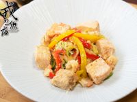 鮭魚蝦仁清炒櫛瓜麵