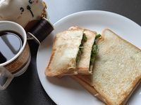 美味早餐自己來─胡椒蔥壓土司