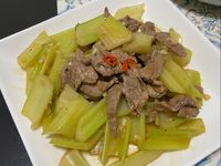 西洋芹炒牛肉