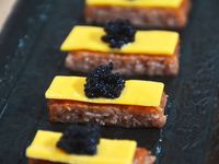 OmniPork新餐肉佐起司魚子醬