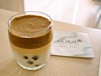 黑木耳波霸咖啡拿鐵．柯媽媽の植物燕窩