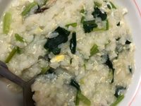 菠菜香菇蛋粥