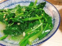 蒜米炒菠菜