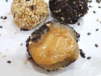 年糕花生芝麻球