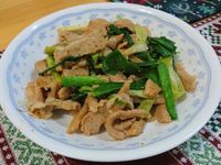蒜苗炒松阪豬