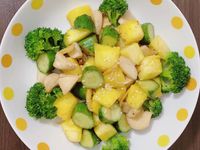 花椰菜杏鮑菇炒鳳梨🍍