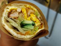 炭烤雞腿蔬菜蛋餅捲