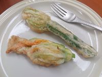 起司填餡炸櫛瓜花