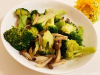 鴻禧菇炒青花菜