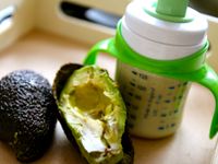 小人兒副食品【9-12個月】--酪梨牛奶