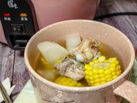 蘿蔔玉米排骨湯(電鍋料理)