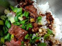 蒜味牛排丼