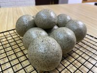 手揉黑芝麻小饅頭
